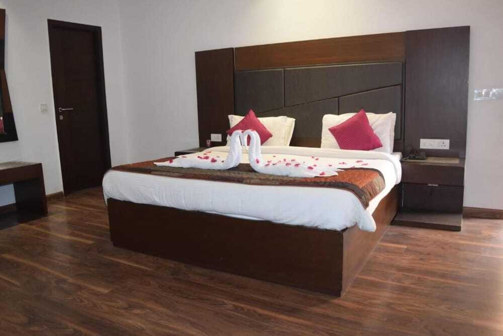 Наинитал: Roomshala 055 Paradise