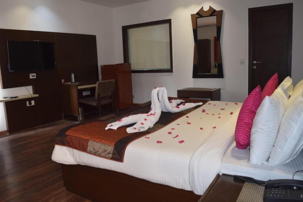 Наинитал: Roomshala 055 Paradise