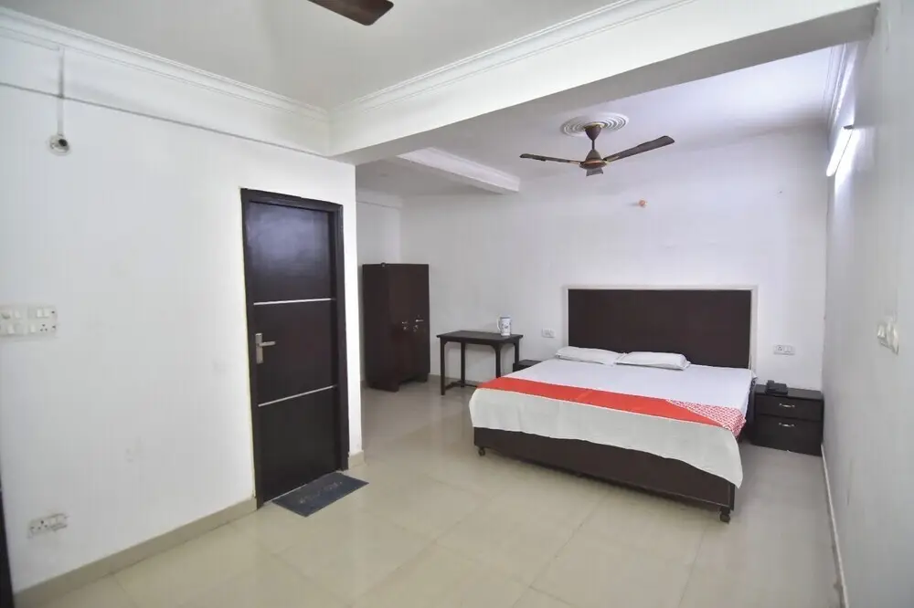 Royal Guest House — фото 1