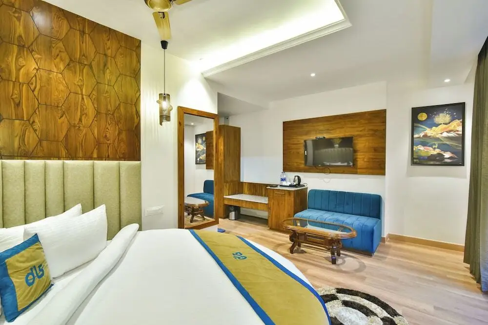 Чамба: Ark Holiday Inn By DLS Hotels