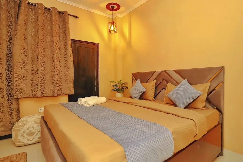 Нью-Дели: Roomshala 112 Hotel Blissbourn