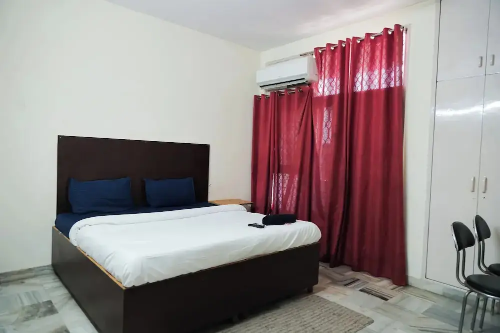 Нью-Дели: Roomshala 112 Hotel Blissbourn
