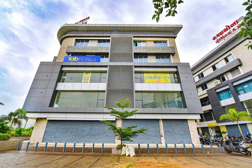 Fabhotel Sky Palace — фото 1