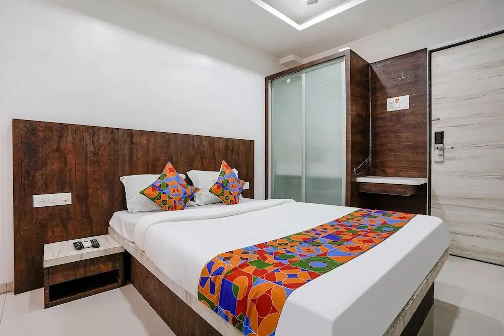 Тхане: Fabhotel Krishna Inn