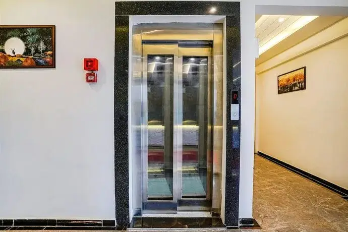 Тхане: Fabhotel Grand Residency
