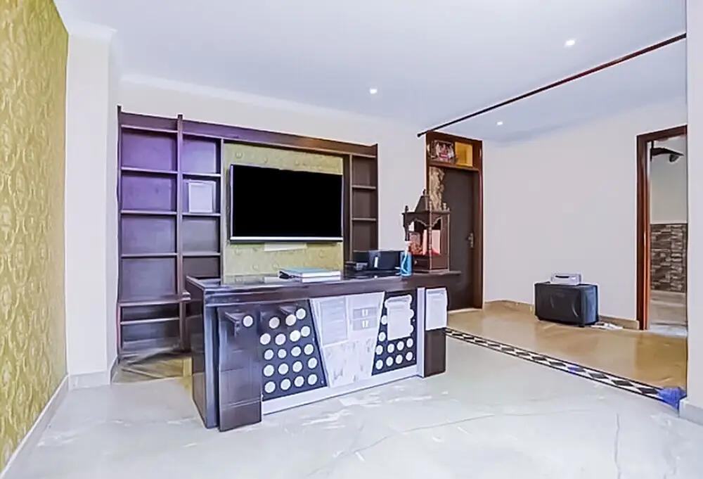 Нойда: Roomshala 117 Shubham residency