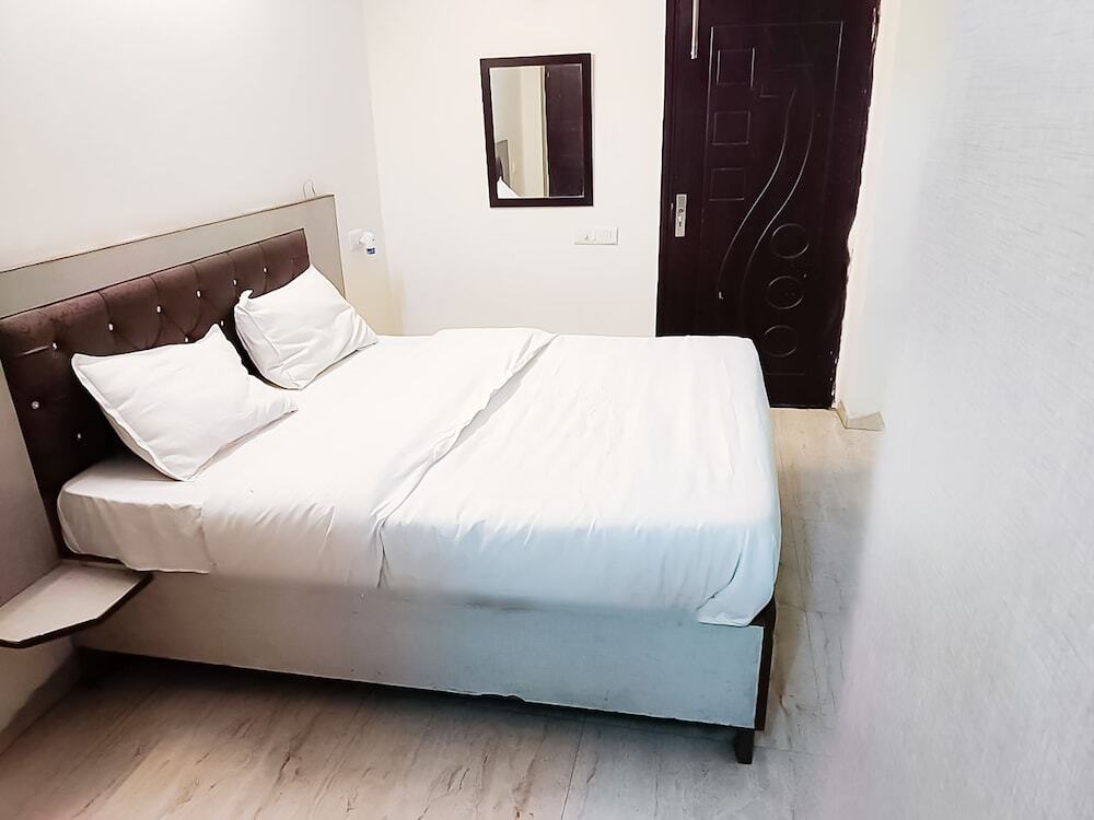 Нью-Дели: Roomshala 118 Hotel Acclaim 7 sky
