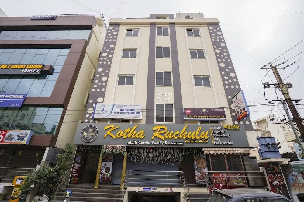 iROOMZ Grand Aarvi Suites — фото 1