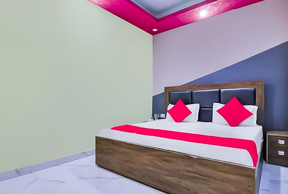 Нью-Дели: Roomshala 121 Hotel Classic