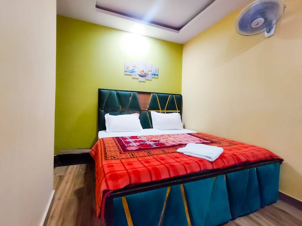 Нью-Дели: Roomshala 122 Hotel park view