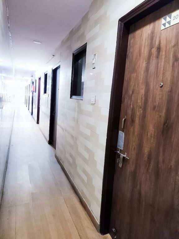 Нью-Дели: Roomshala 122 Hotel park view