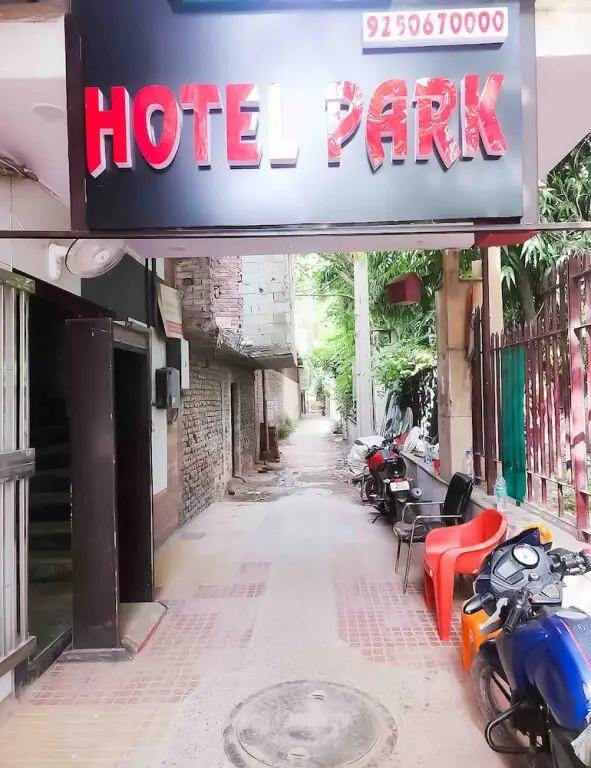 Roomshala 122 Hotel park view — фото 1