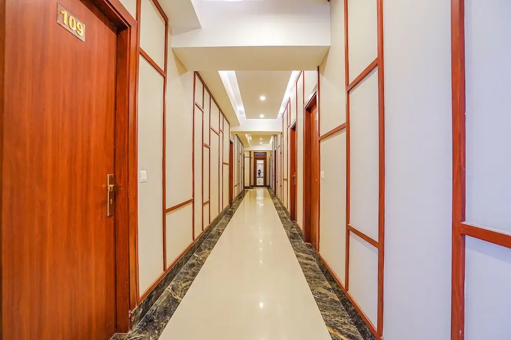 Нойда: FabHotel Prime Noida Sector 63