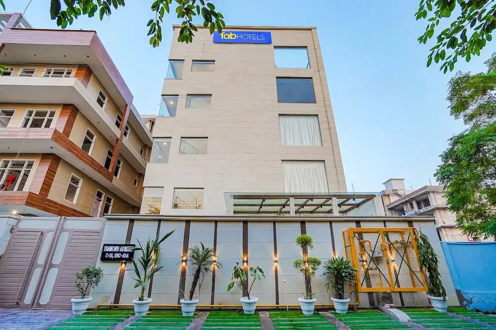 FabHotel Prime Noida Sector 63 — фото 1