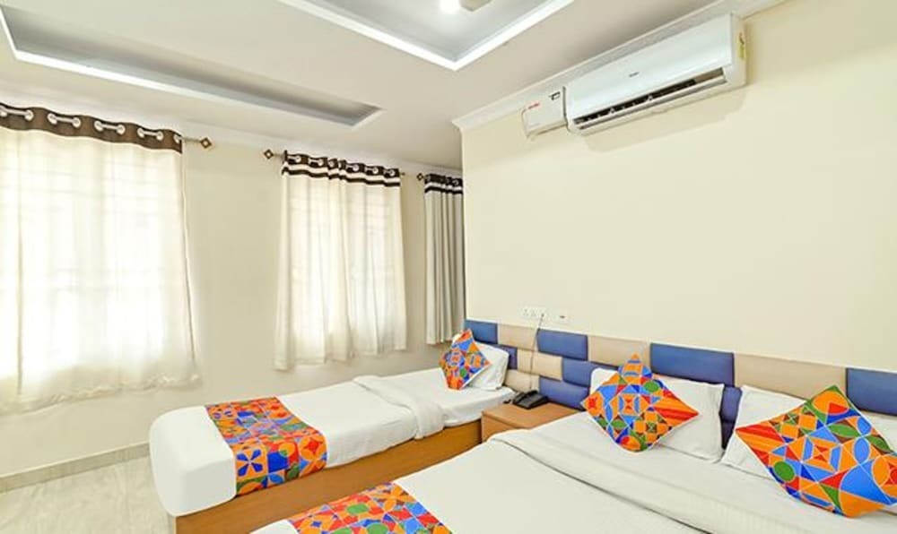 Гувахати: Fabhotel Gns Suites