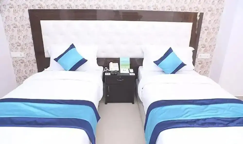 Нойда: FabHotel Noida Sector 50