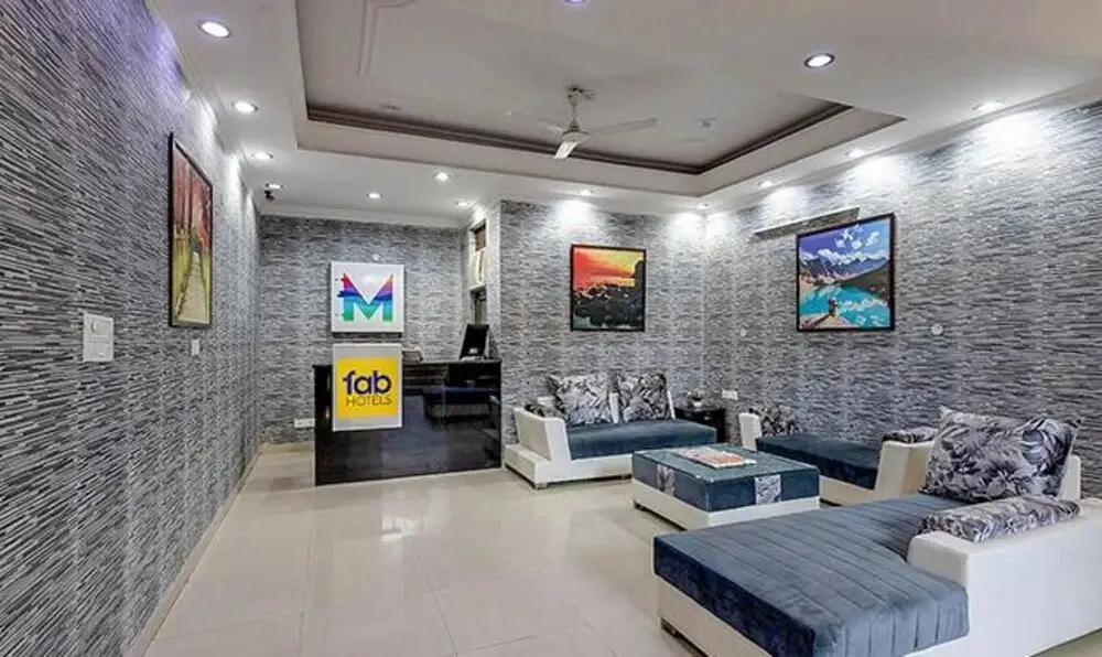 Нойда: FabHotel Noida Sector 50