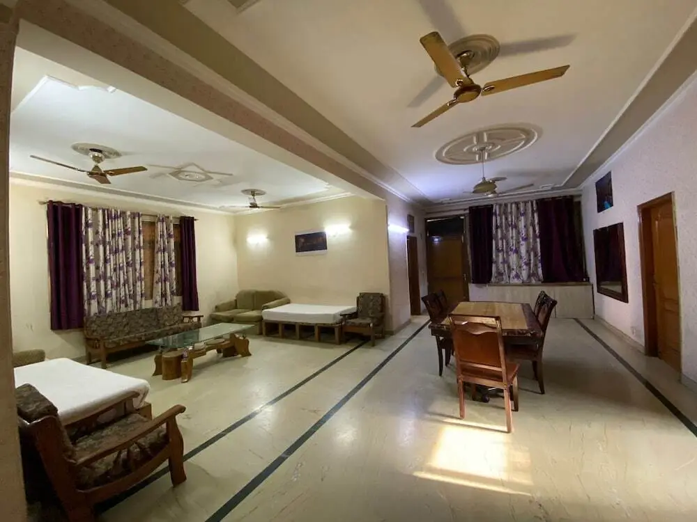 Нью-Дели: GoBravo-3BHK Near Airport & Cyber Hub