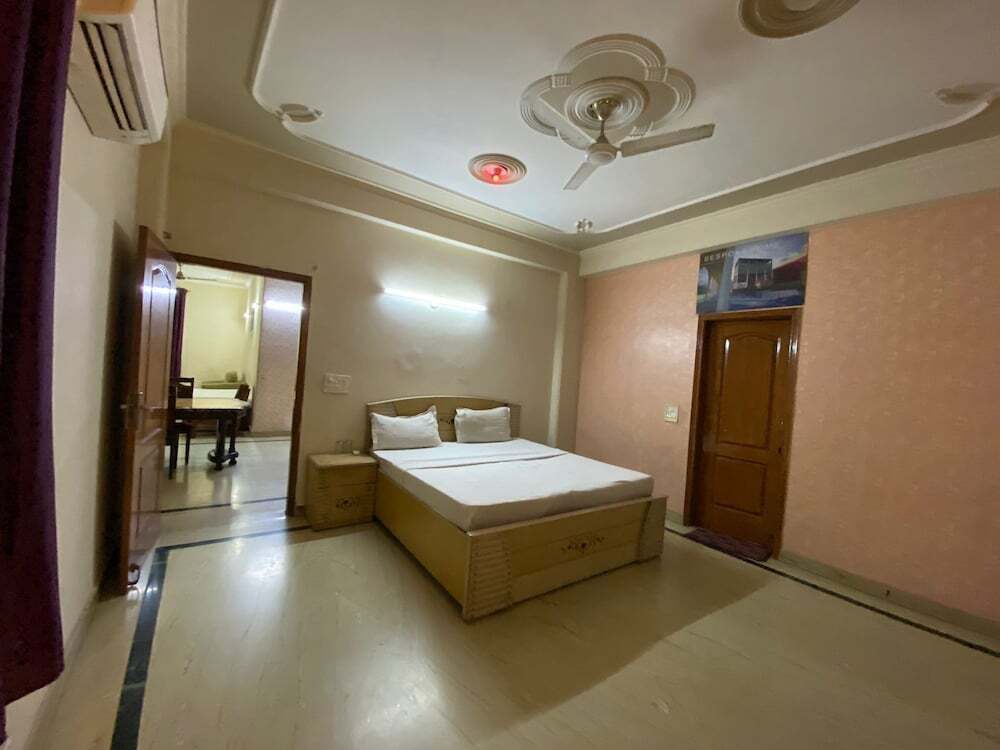 Нью-Дели: GoBravo-3BHK Near Airport & Cyber Hub