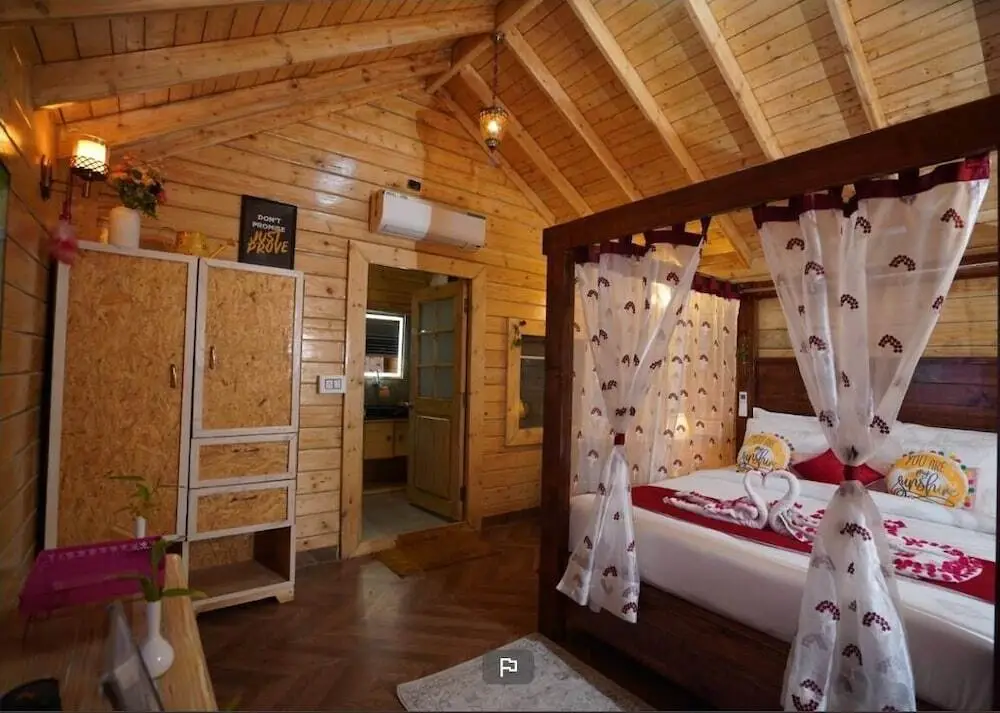 Хидерабад: DSR Wooden Cottages