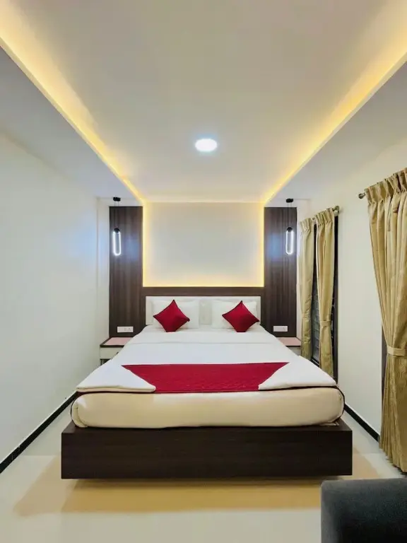 Ути: JMG GRAND Resort Kaircombai Kotagiri