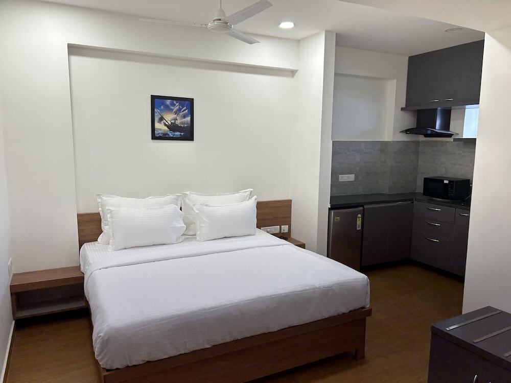 Хидерабад: Palladium Luxury Suites Unit II