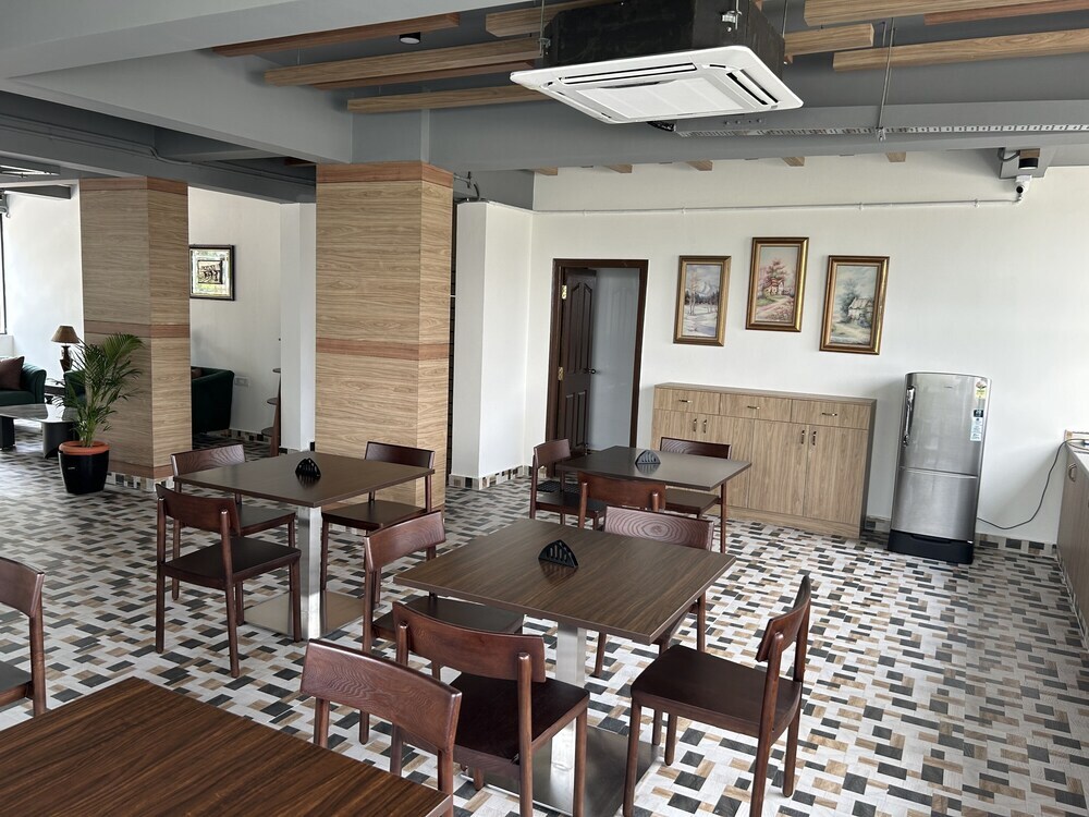 Хидерабад: Palladium Luxury Suites Unit II