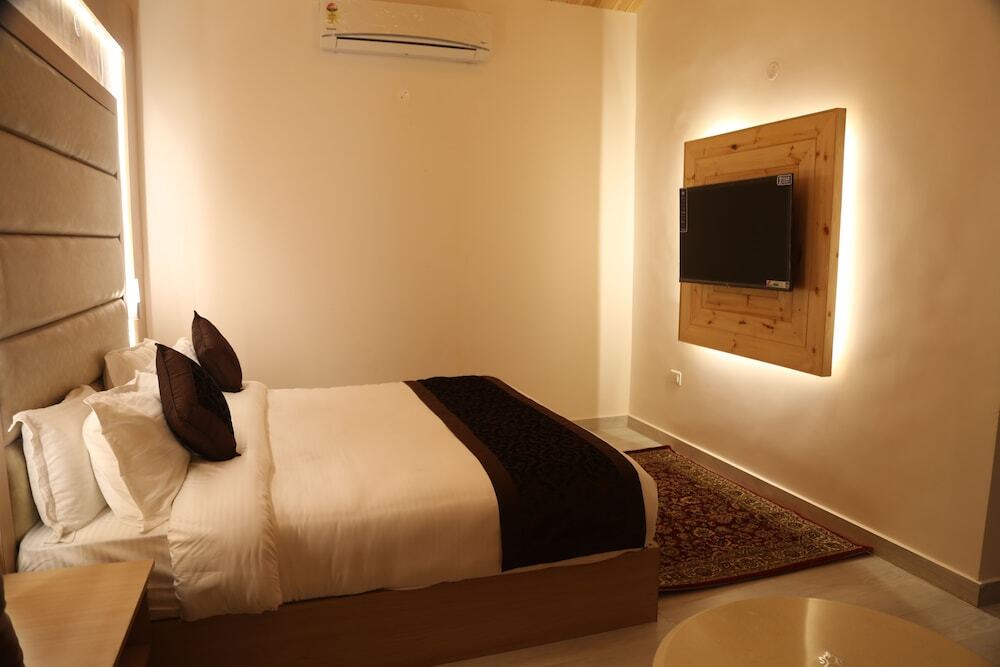 Куфри: Oakwood Hamlet Resort - Shoghi - Shimla