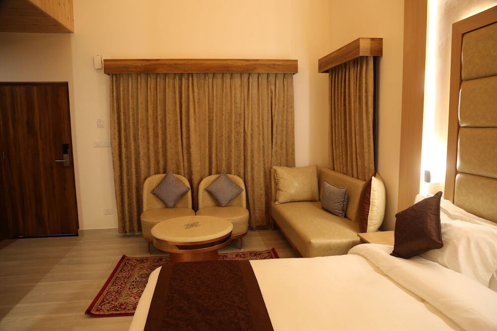 Куфри: Oakwood Hamlet Resort - Shoghi - Shimla
