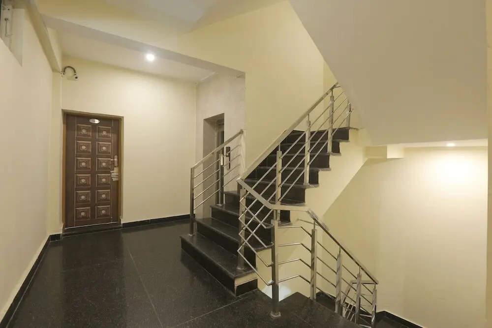 Нойда: Hotel Lemon Suites & Banquet Noida Sector 62
