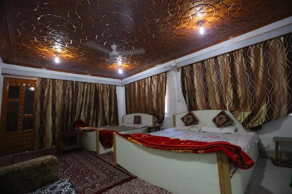 Шринагар: Gulab Resort