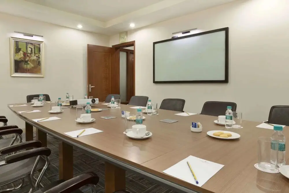Амритсар: Goroomgo  Sukhman International Amritsar