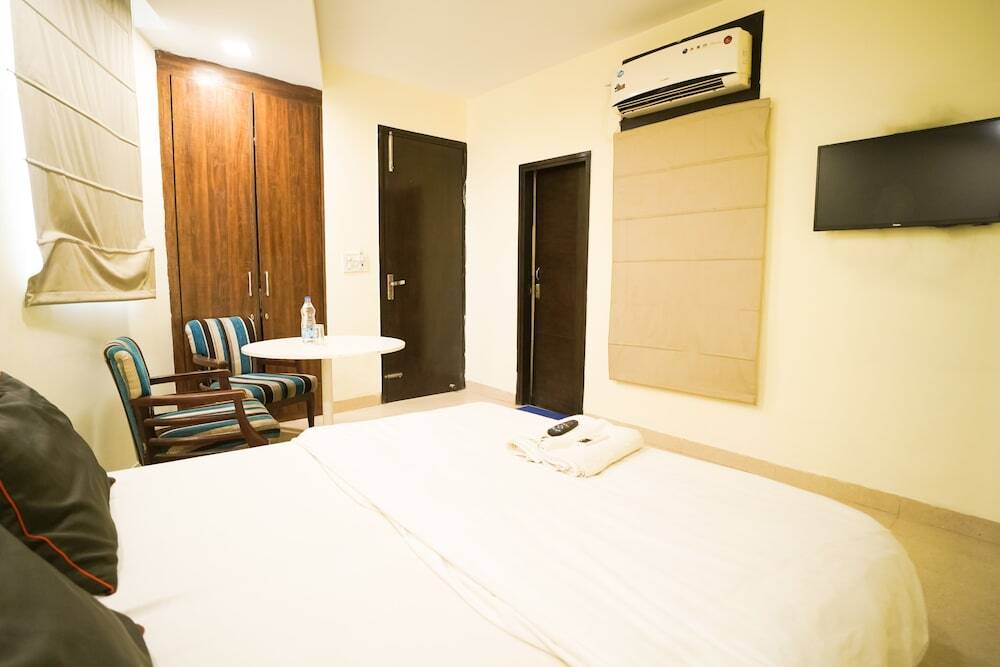 Нью-Дели: Roomshala 014 Hotel EM