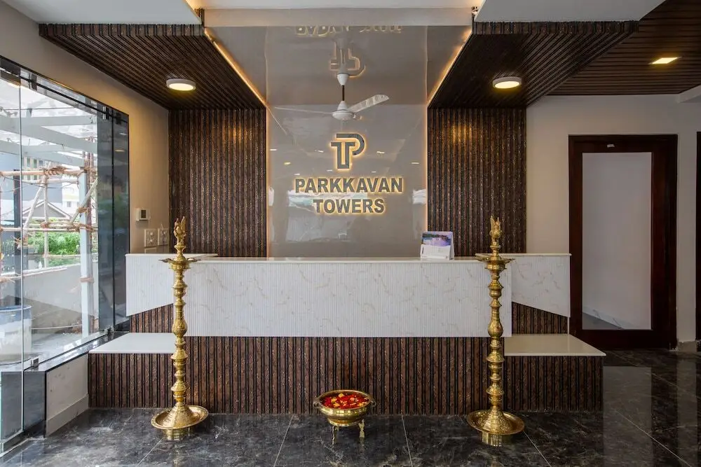 Солагампатти: Parkkavan Towers
