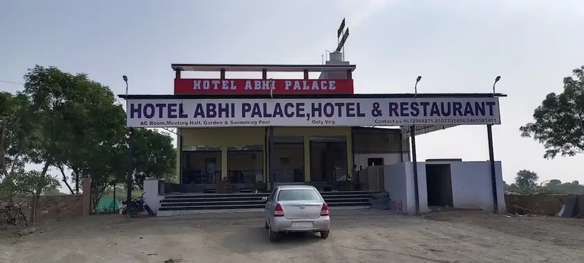 Чанделао: Hotel Abhi Palace