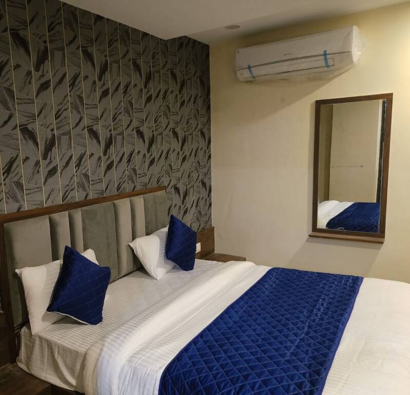 Вадодара: Hotel V R Villa