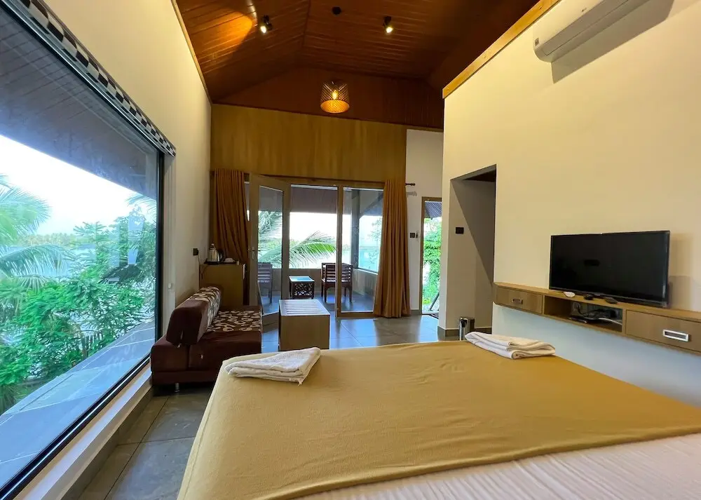 Cherthala: Jai Lake House