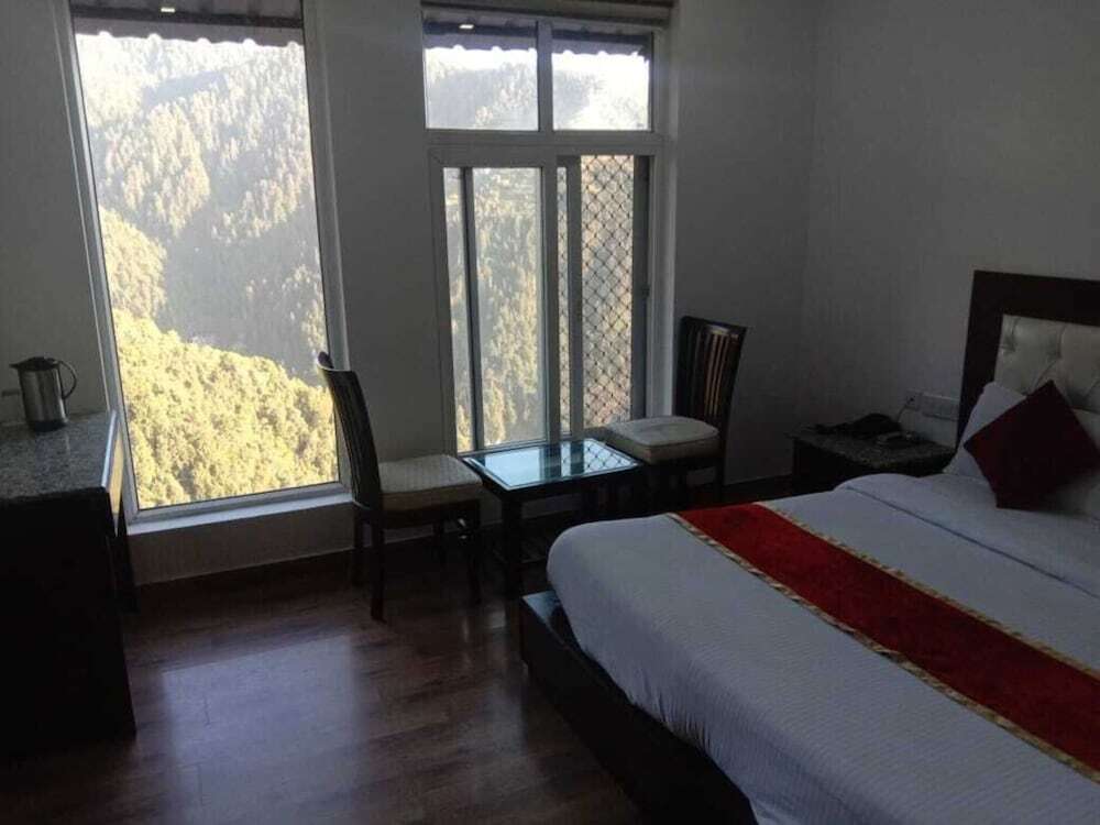 Чамба: Goroomgo Namaskar Heights Dalhousie