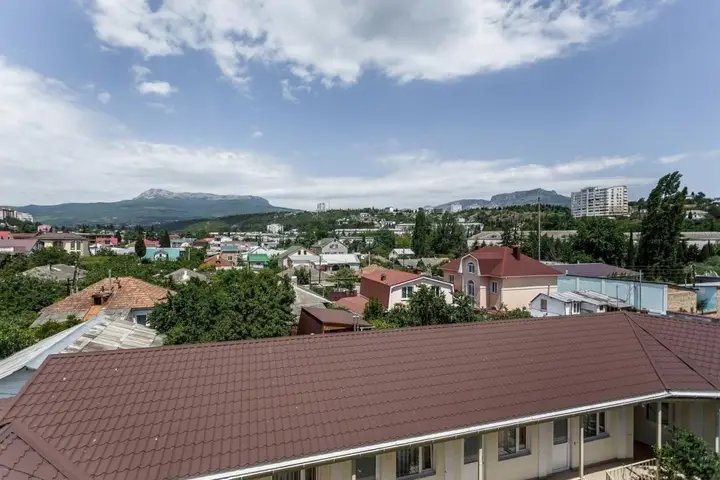 Алушта: Edem