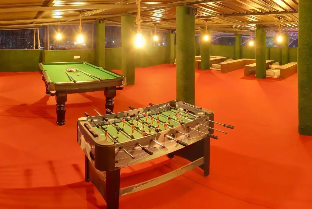 Лонавала: hotel rain sky inn