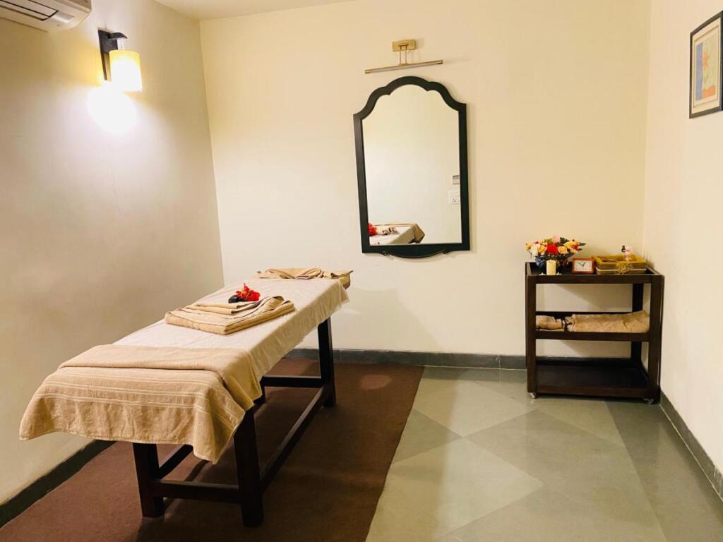 Удаипур: Serenity Hill Resort & Spa To Serenity Hill Resort - A Boutique Resort in Udaipur