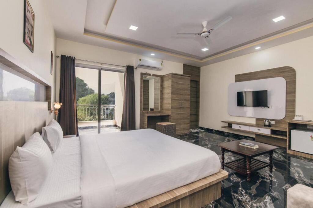 Удаипур: Serenity Hill Resort & Spa To Serenity Hill Resort - A Boutique Resort in Udaipur