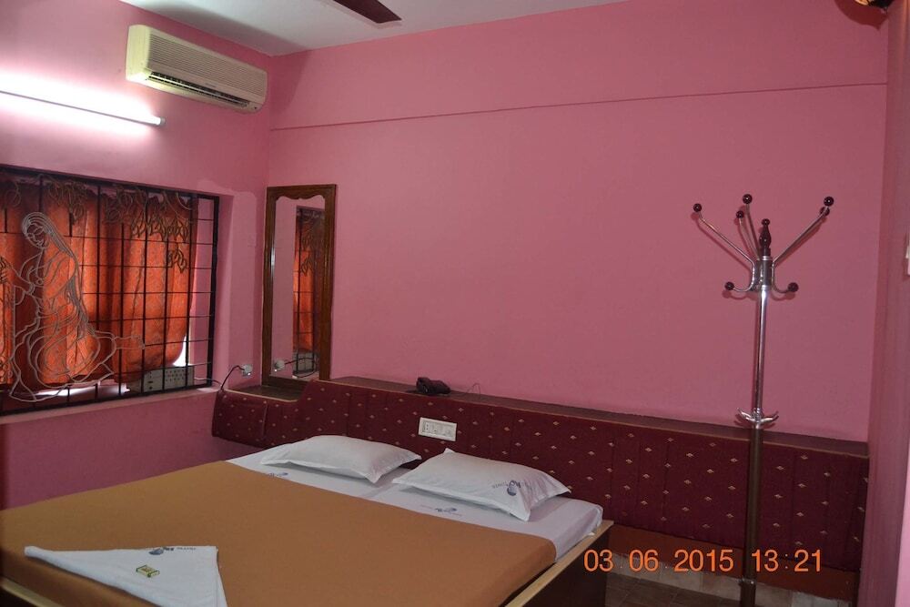 Гуруваюр: Sreeja Inn