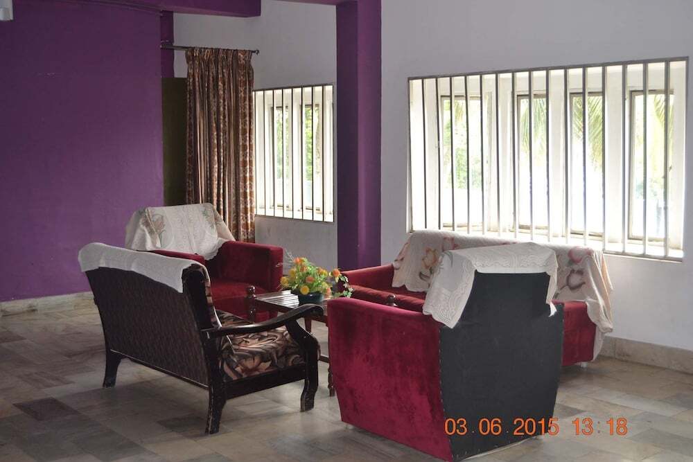 Гуруваюр: Sreeja Inn