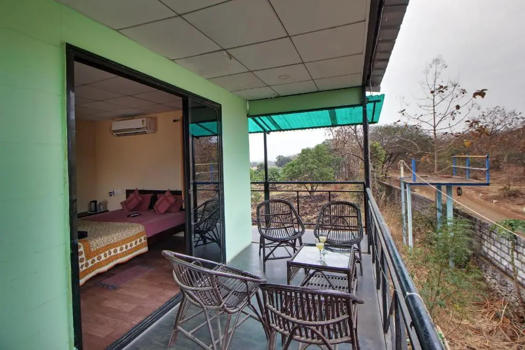 Сазан: Gir Pride Resort