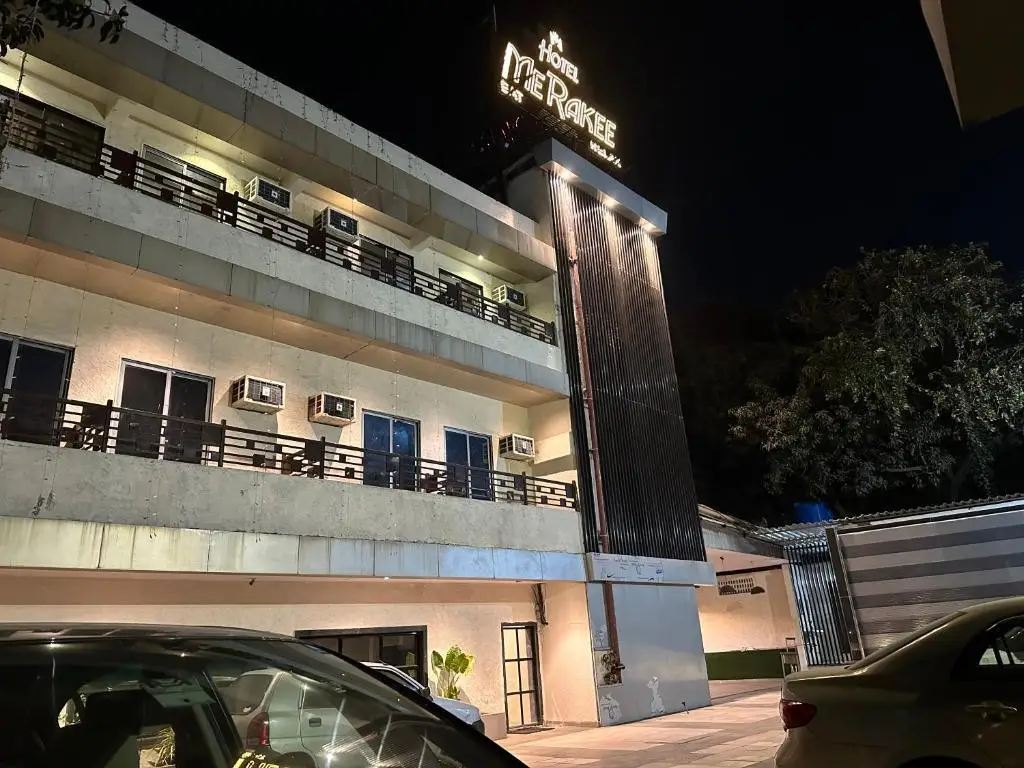 Тхане: Hotel Merakee - Near Dahisar Mira Road Mumbai