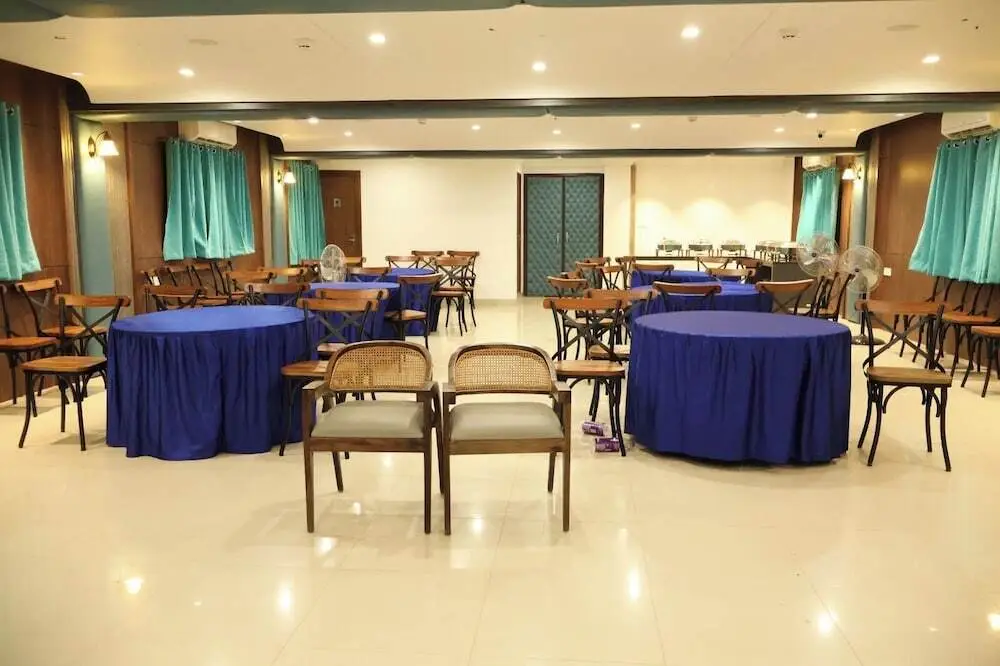Агартала: Hotel Grand Zuri