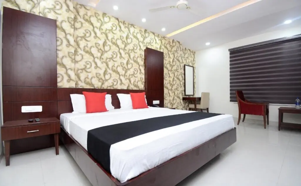 Зиракпур: Lrc Hotel And Banquet By OYO Rooms