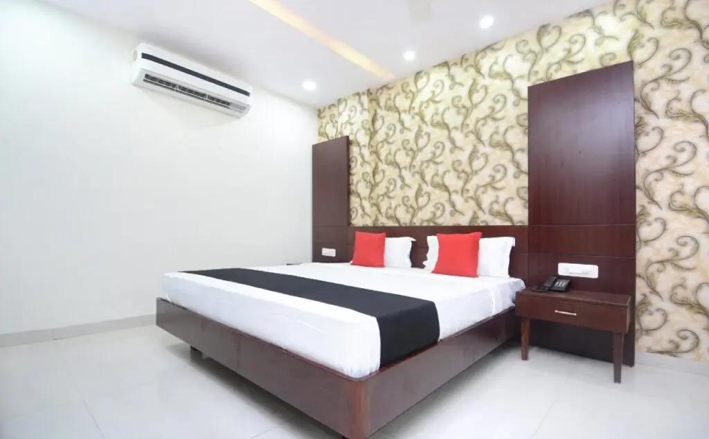 Зиракпур: Lrc Hotel And Banquet By OYO Rooms