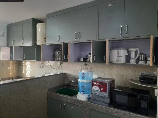 Шринагар: Bashaw Residency, Top Rated Family Guest House Near Srinagar Airport